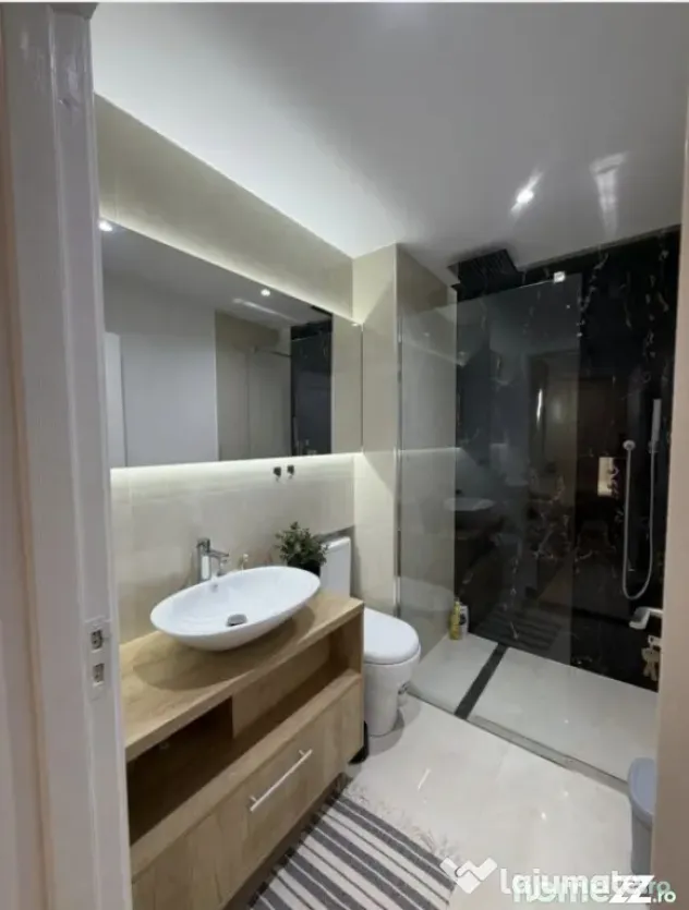 Apartament 3 camere, etaj 2, zona ultracentrala, bloc nou,