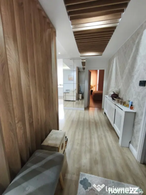 Apartament 3 camere, etaj 2, zona ultracentrala, bloc nou,