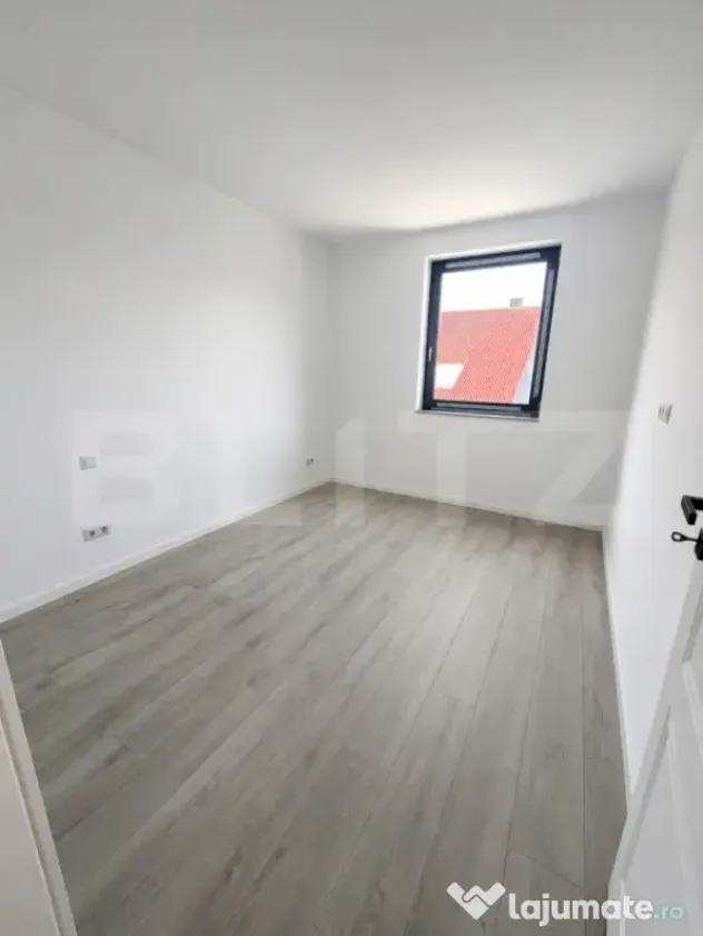 Apartament 3 camere + balcon, etaj 1
