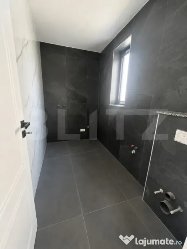 Apartament 3 camere + balcon, etaj 1