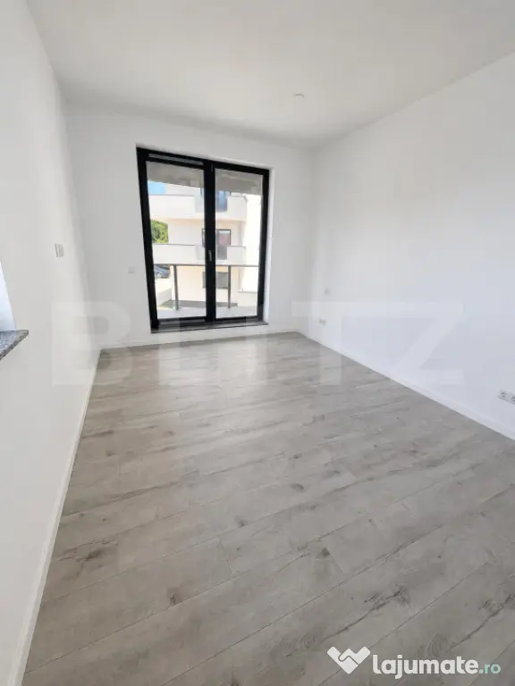 Apartament 3 camere + balcon, etaj 1
