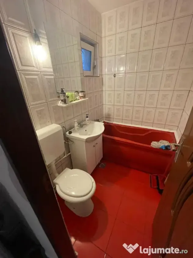 Apartament 3 camere Bacau zona Milcov