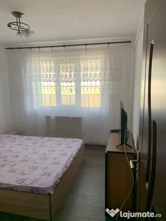 Apartament 3 camere Bacau zona Milcov