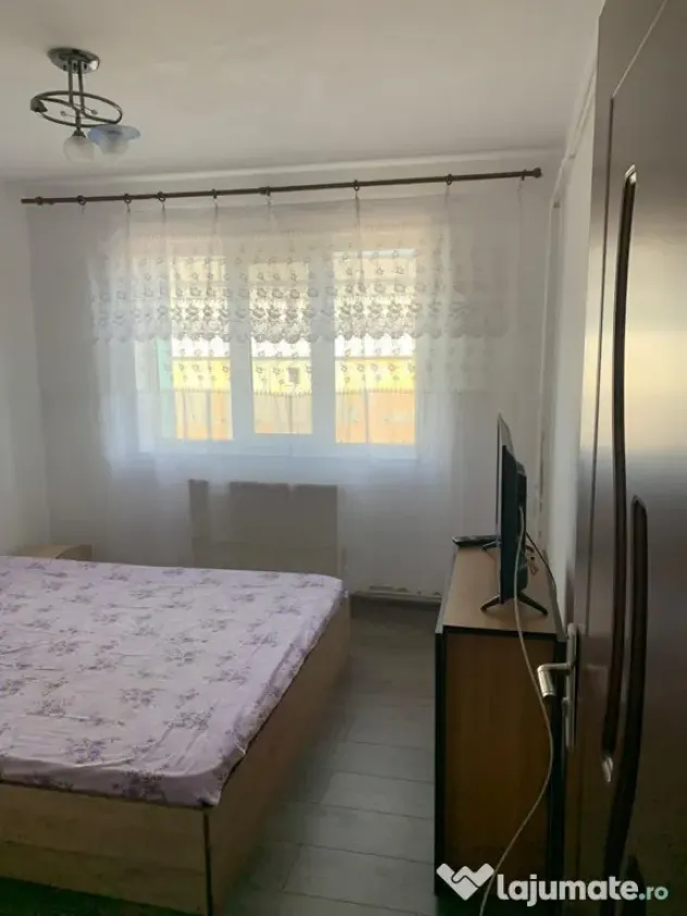 Apartament 3 camere Bacau zona Milcov