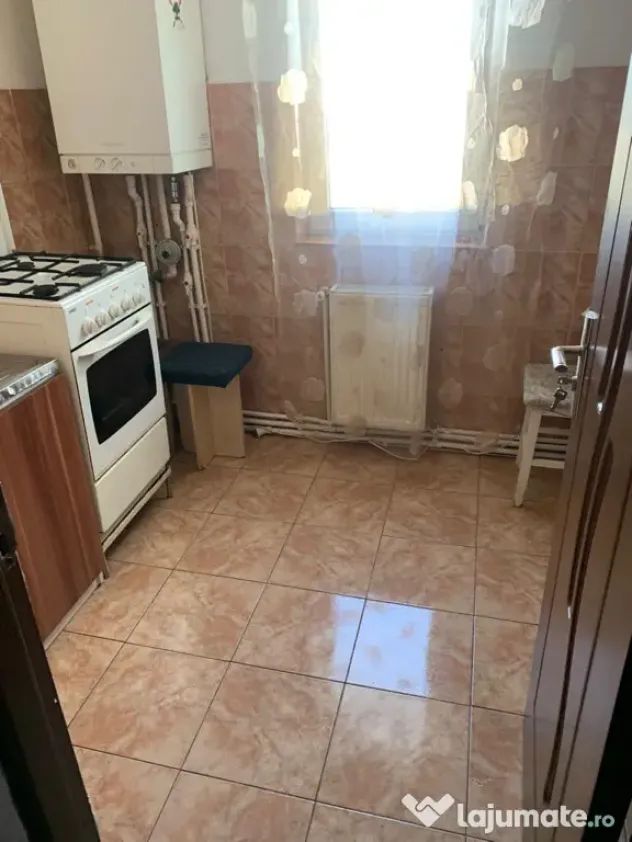 Apartament 3 camere Bacau zona Milcov