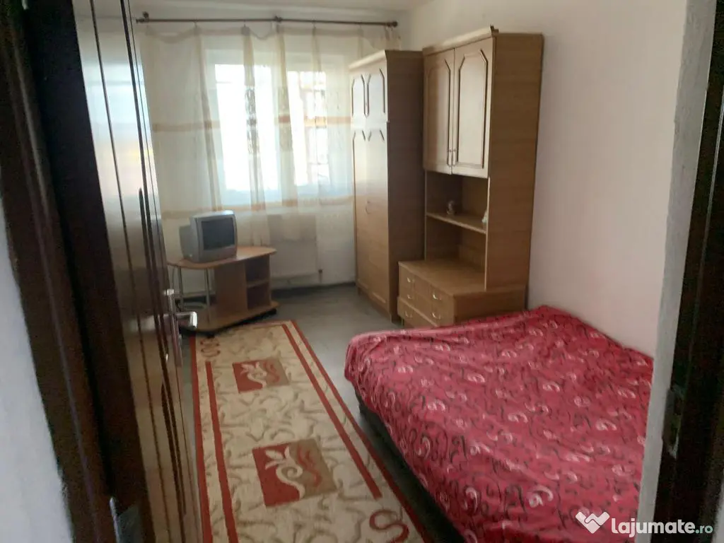 Apartament 3 camere Bacau zona Milcov