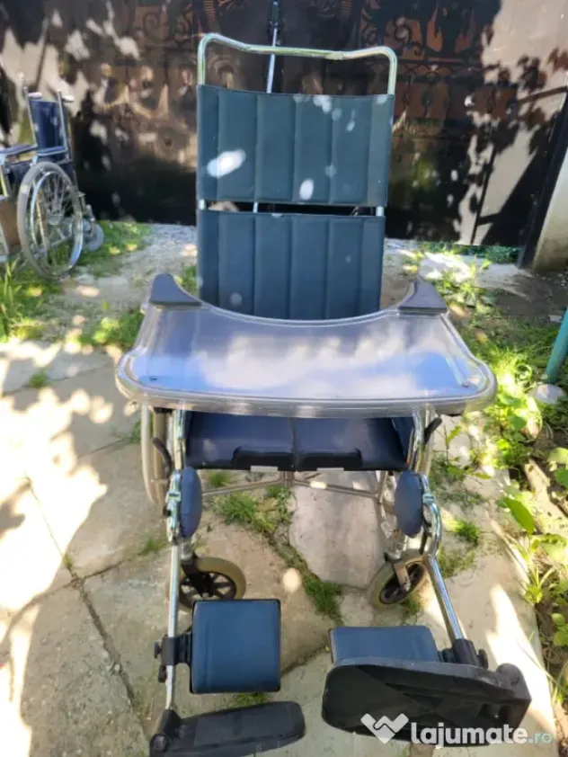 Scaun cu rotile pentru persoane cu dizabilitati