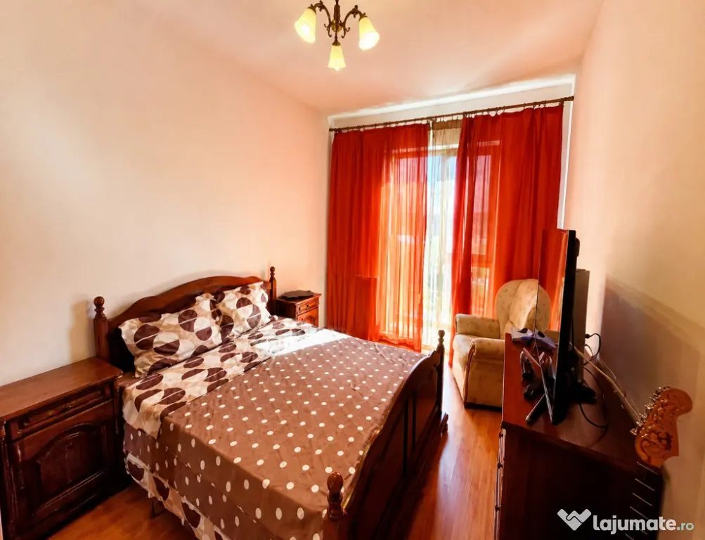 Apartament 2 camere, decomandat - zona Tractorul