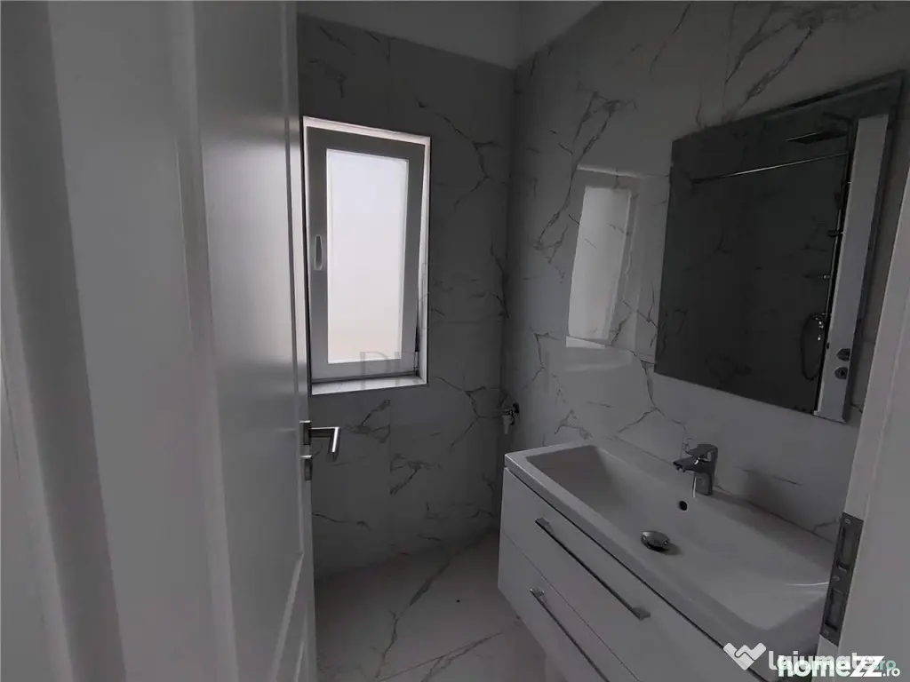 Duplex pe plan - canalizare - 4 camere - Mosnita Noua (Timis)