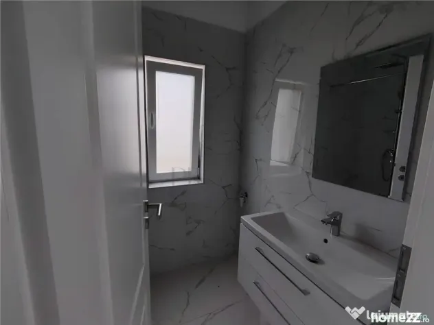 Duplex pe plan - canalizare - 4 camere - Mosnita Noua (Timis)