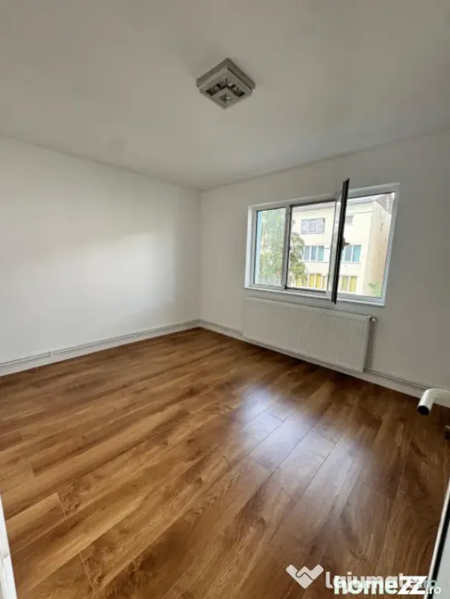 Apartament 3 camere, 64 mp, renovat integral, etaj 3, zona G