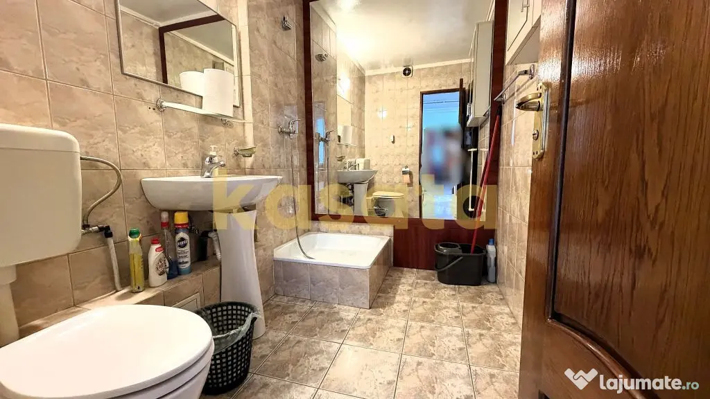 Birou I 3 camere I Camera de comert I metrou la 5 min I et 7