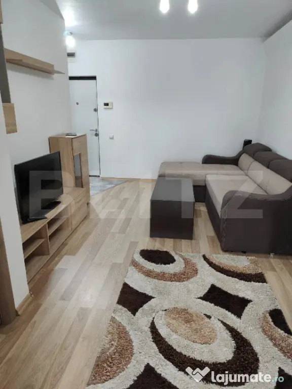 Apartament 2 camere, 42 mp, prima inchiriere, parcare, zona