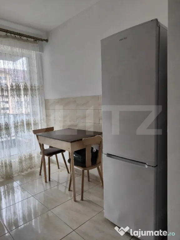 Apartament 2 camere, 42 mp, prima inchiriere, parcare, zona