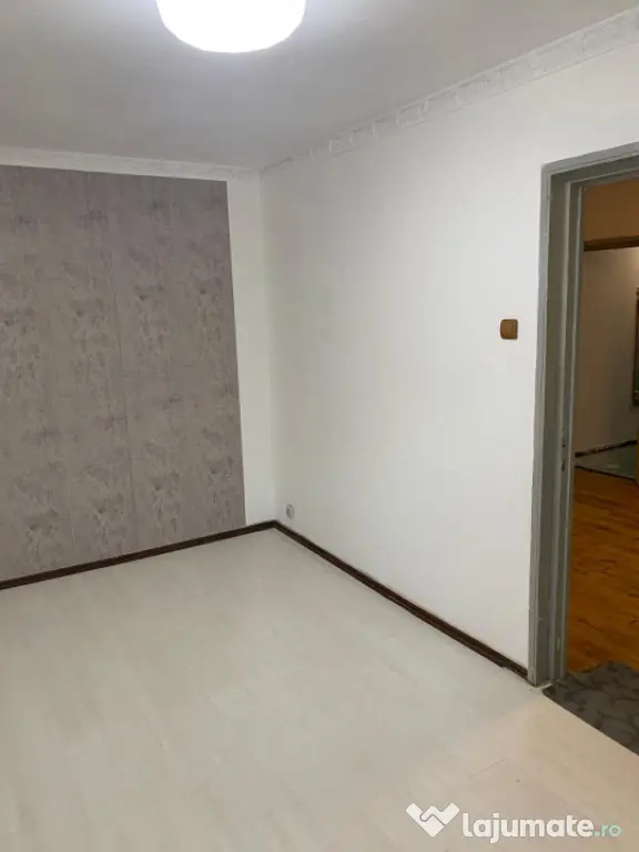 Apartament 3 camere de vânzare în Inel II, recent renovat,