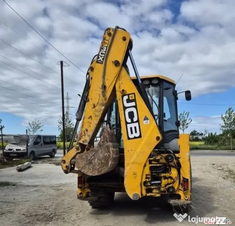Buldoexcavator JCB 3CX an 2013, AC, cupa multifunctionala, stare perfecta