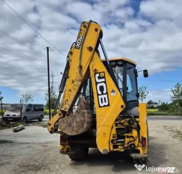 Buldoexcavator JCB 3CX an 2013, AC, cupa multifunctionala, stare perfecta