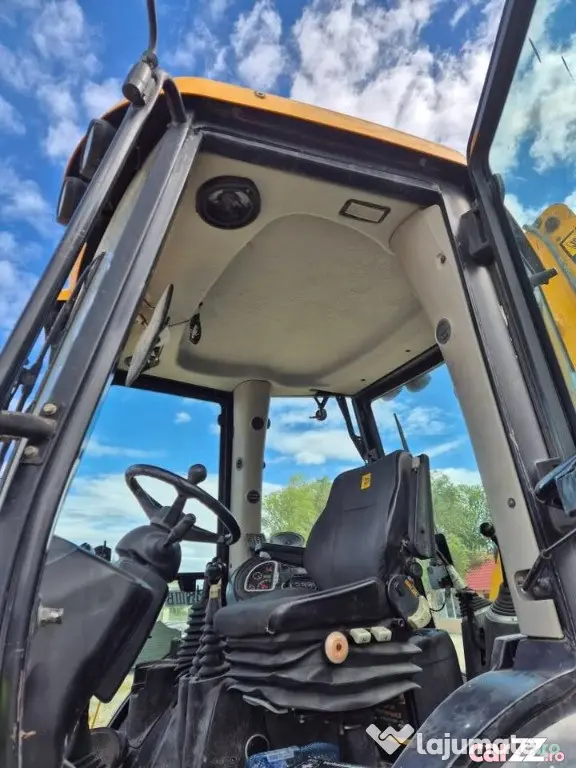 Buldoexcavator JCB 3CX an 2013, AC, cupa multifunctionala, stare perfecta