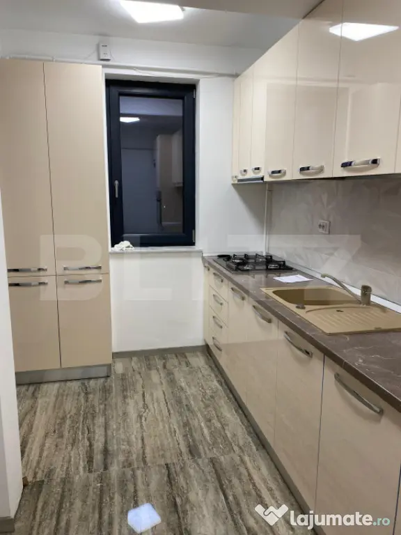 Apartament 2 camere, 62 mp, ansamblu rezidential, zona Rovin