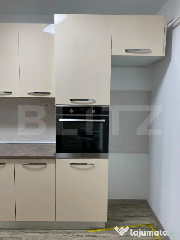 Apartament 2 camere, 62 mp, ansamblu rezidential, zona Rovin