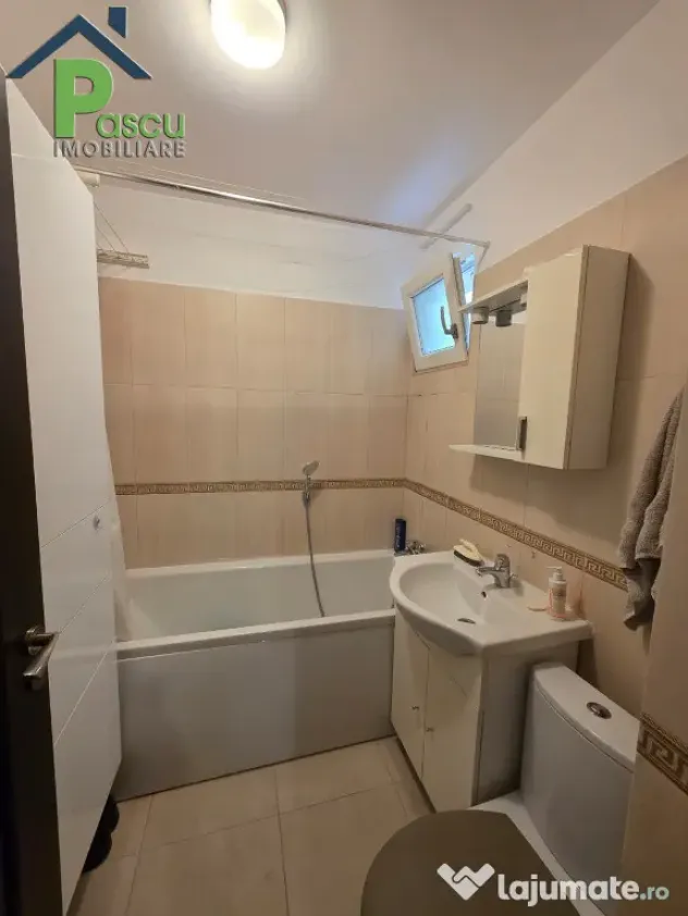2 camere Eroii Revoluției, str. Ghimpați, cf. I, decomandat, 50mpu