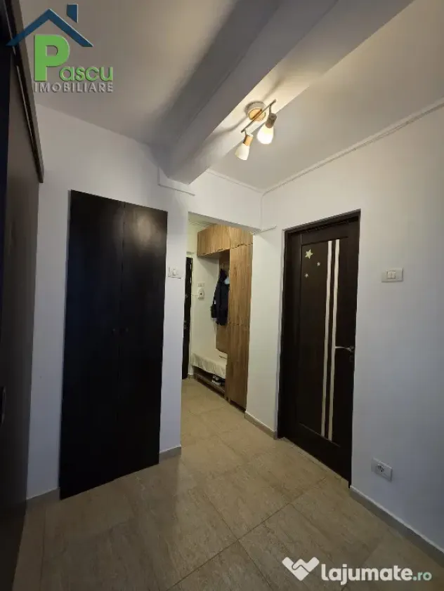 2 camere Eroii Revoluției, str. Ghimpați, cf. I, decomandat, 50mpu