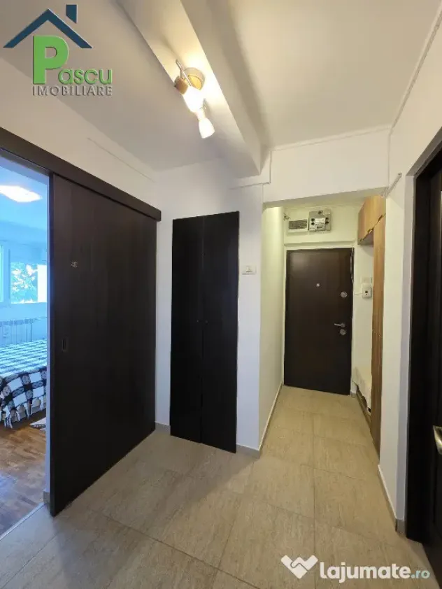 2 camere Eroii Revoluției, str. Ghimpați, cf. I, decomandat, 50mpu