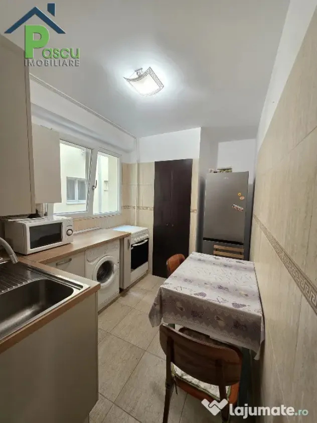 2 camere Eroii Revoluției, str. Ghimpați, cf. I, decomandat, 50mpu