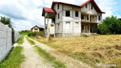 Duplex la rosu in Aninoasa/ 220 mp/ 500 mp teren/ Zona supe 