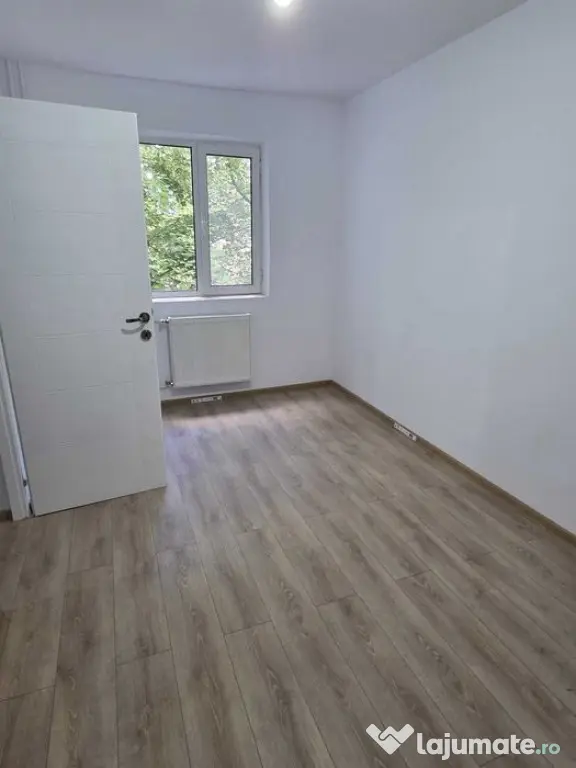 Renovat Etaj Intermediar zona Sagului