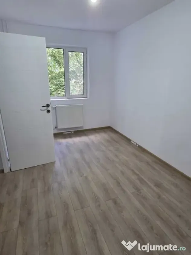 Renovat Etaj Intermediar zona Sagului