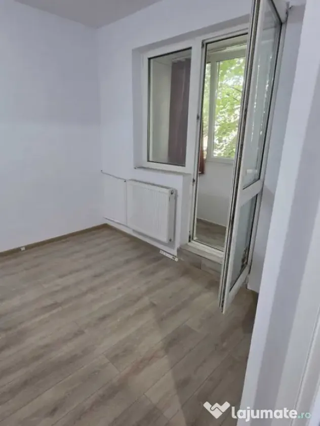 Renovat Etaj Intermediar zona Sagului