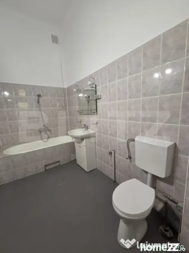 Apartament nemobilat 75 mp | Ultracentral | Renovat Integral - Cluj-Napoca (Cluj)