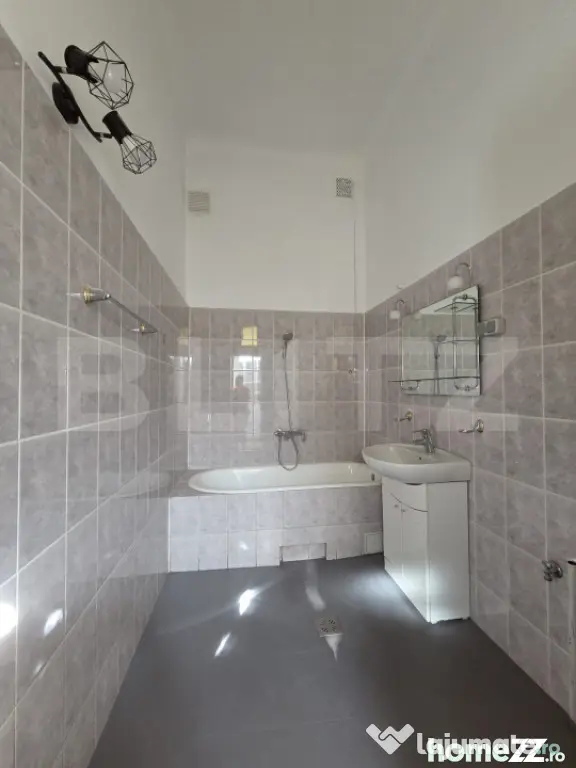 Apartament nemobilat 75 mp | Ultracentral | Renovat Integral - Cluj-Napoca (Cluj)