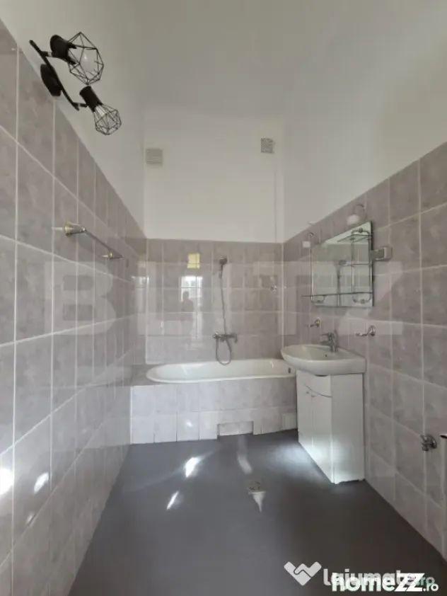 Apartament nemobilat 75 mp | Ultracentral | Renovat Integral - Cluj-Napoca (Cluj)
