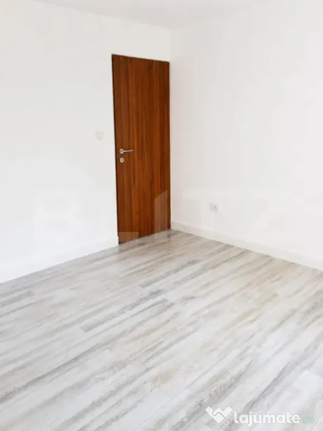 Spatiu comercial parter înalt+ apartament 2 camere-locuinț