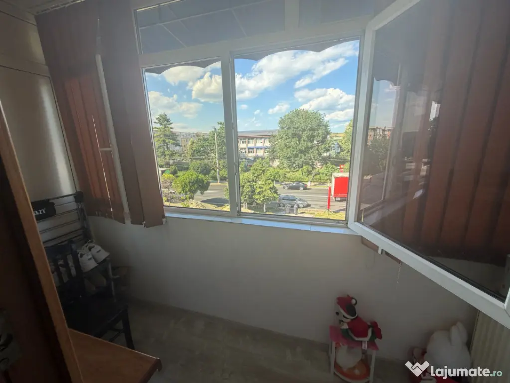 Apartament semidecomandat etajul 2/4 vizavi de Sc Generala
