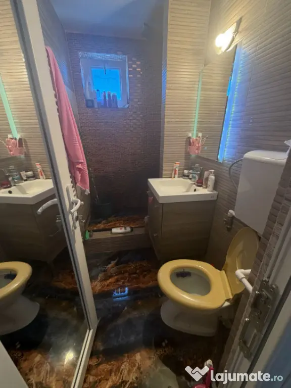 Apartament semidecomandat etajul 2/4 vizavi de Sc Generala