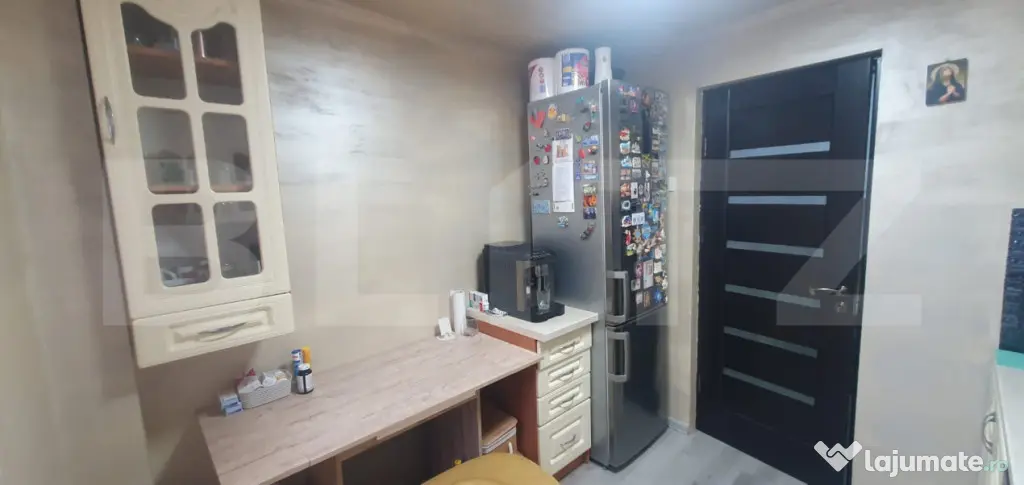 Apartament de vanzare, cu 3 camere, semidecomandat - in Vatr
