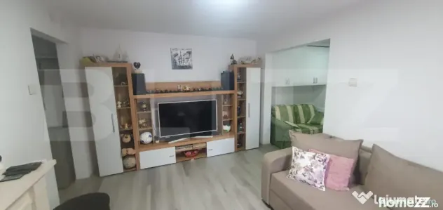 Apartament de vanzare, cu 3 camere, semidecomandat - in Vatr - Vatra Dornei (Suceava)