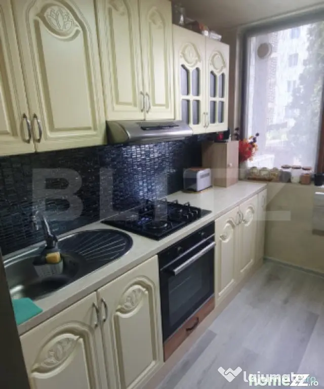 Apartament de vanzare, cu 3 camere, semidecomandat - in Vatr - Vatra Dornei (Suceava)
