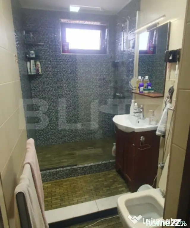 Apartament de vanzare, cu 3 camere, semidecomandat - in Vatr - Vatra Dornei (Suceava)