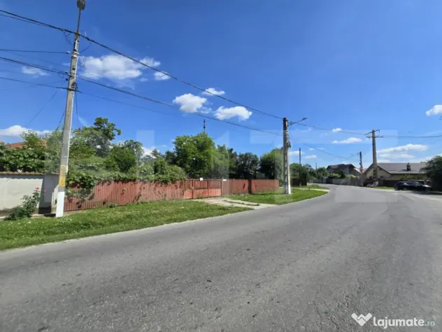 Casă bătrânească cu curte mare de 1.100 mp în orașul T