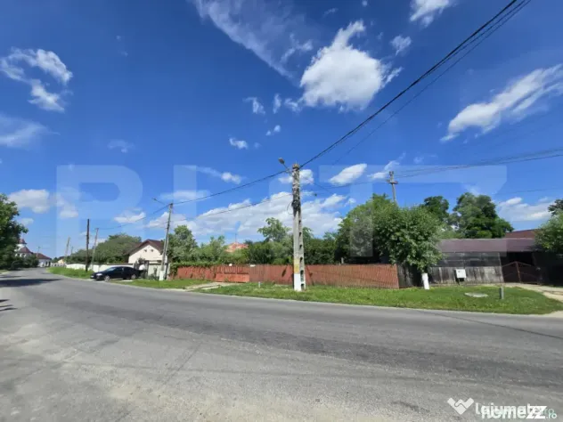 Casă bătrânească, 51 mp, curte 1.100 mp, orașul Titu