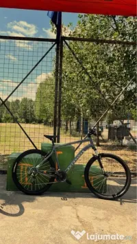 Vând bicicletă de munte Rockrider 