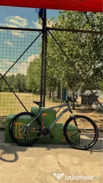 Vând bicicletă de munte Rockrider
