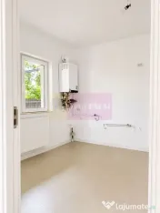 Duplex în vilă, 4 camere, renovat 2025, curte 250 mp, M...