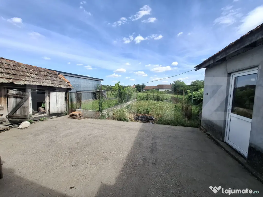Oportunitate de investitie in zona Ardud,casa cu 2 camere