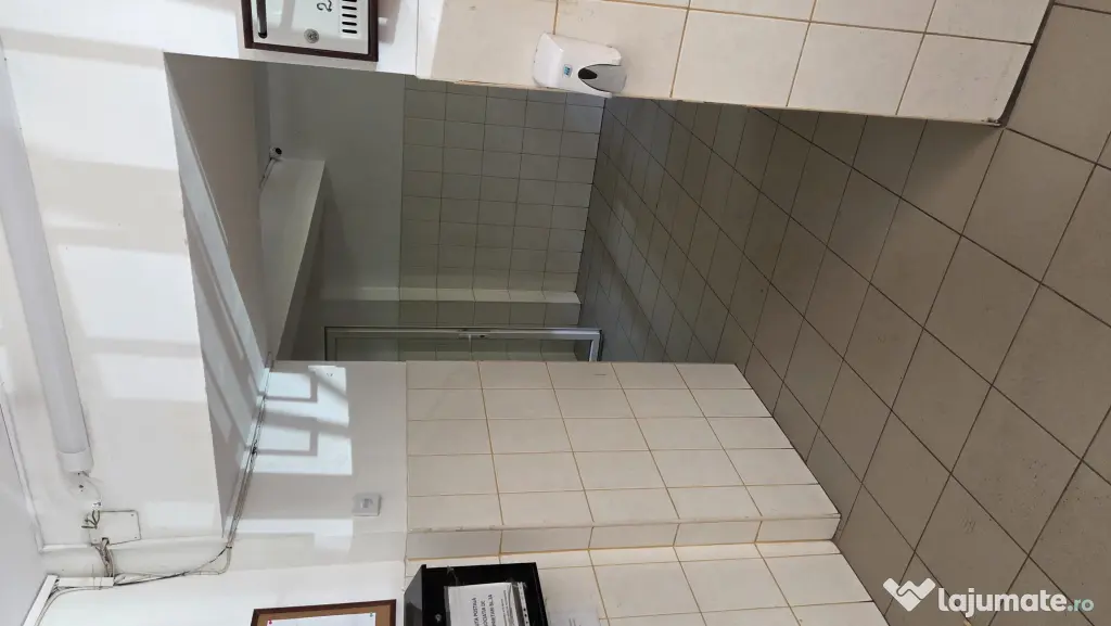 Vând garsoniera cu boxa 5 min metrou