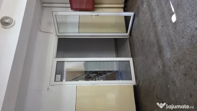Vând garsoniera cu boxa 5 min metrou